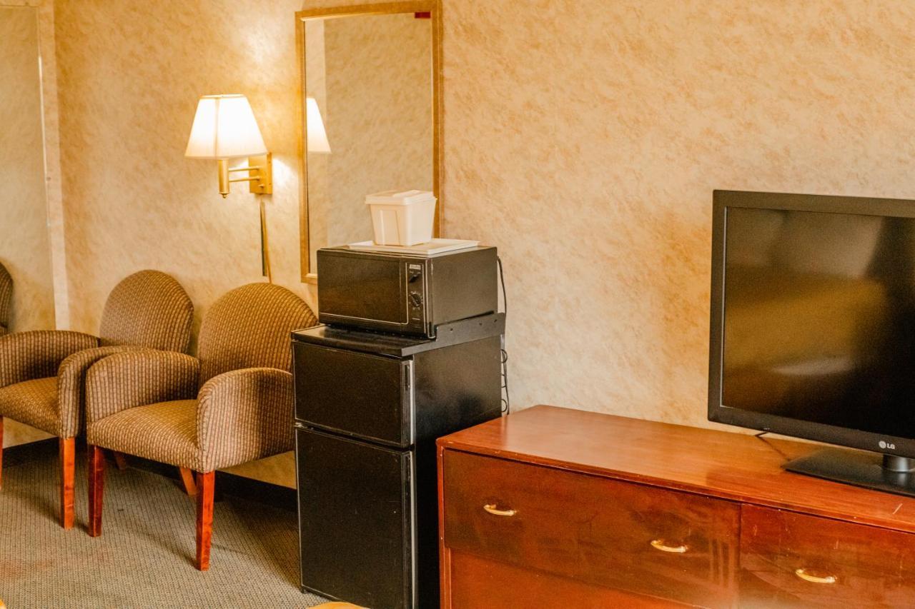 By Marifah Hotel Colfax